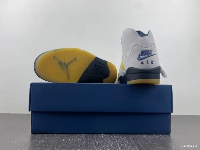 A 5 FZ5758-004 Jordan Ma Air x Maniere WMNS 0609